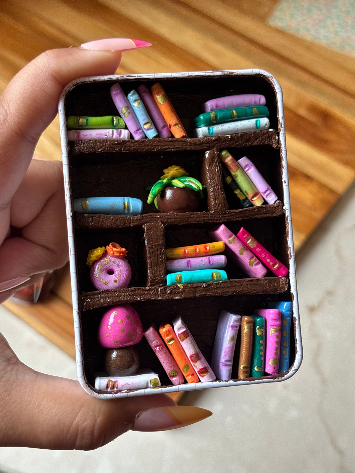 Red Bookshop Tin