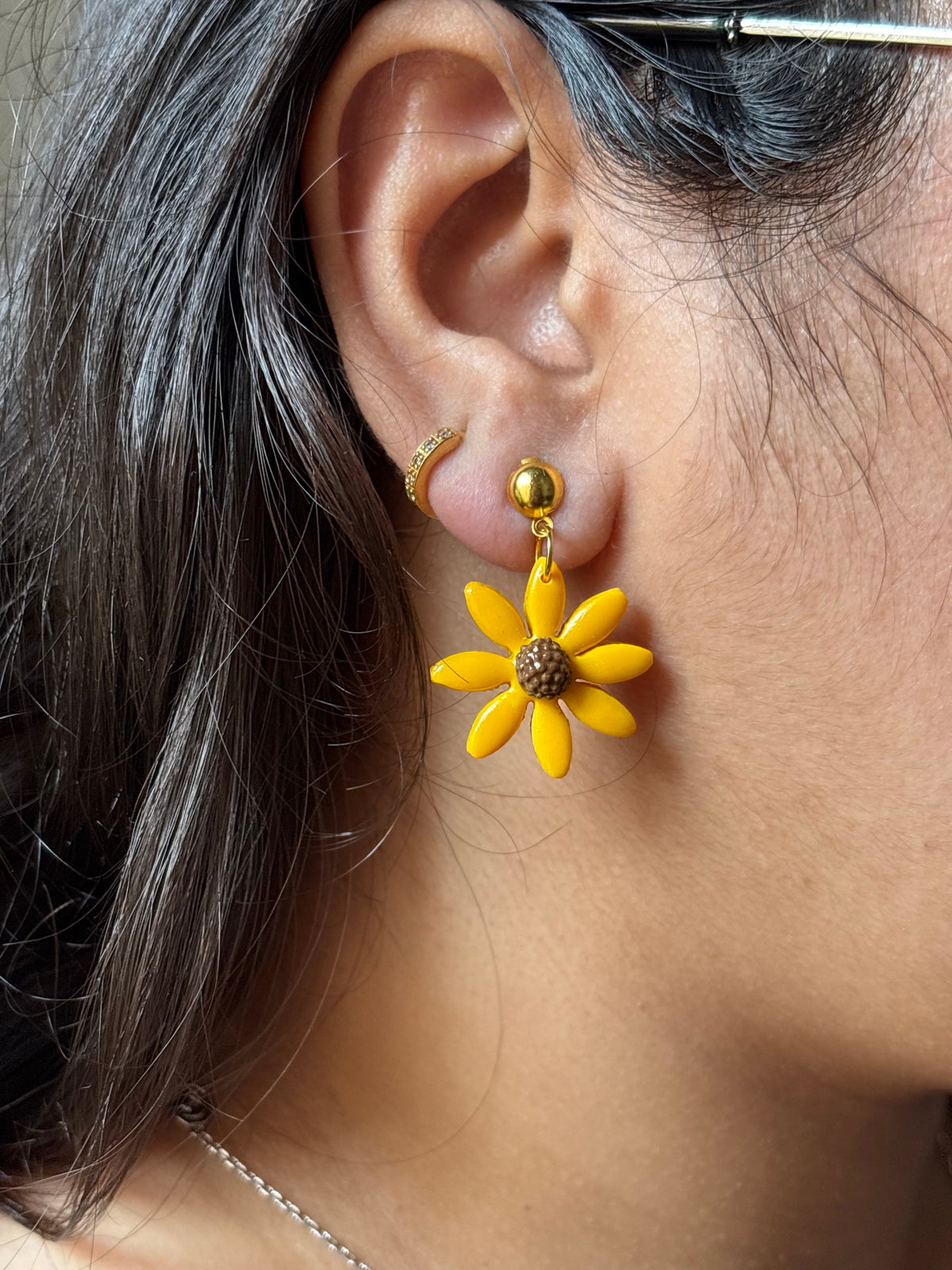 Sunflower (with stud)