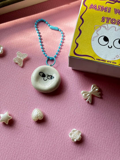 Side Eye Face Mini Worry Stone